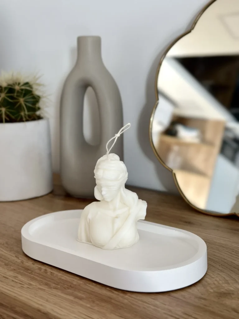 Świeca dekoracyjna Temida