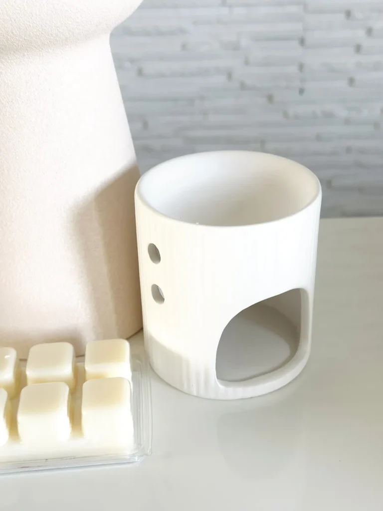 Kominek ceramiczny do wosków zapachowych, biały