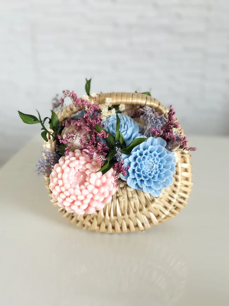 Koszyczek ze świec sojowych - różowo-niebieski