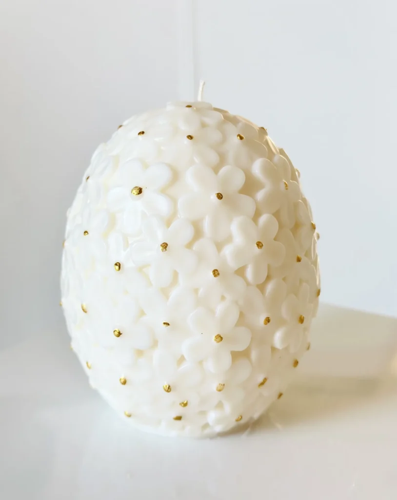 Duża świeca sojowa pisanka w kwiaty