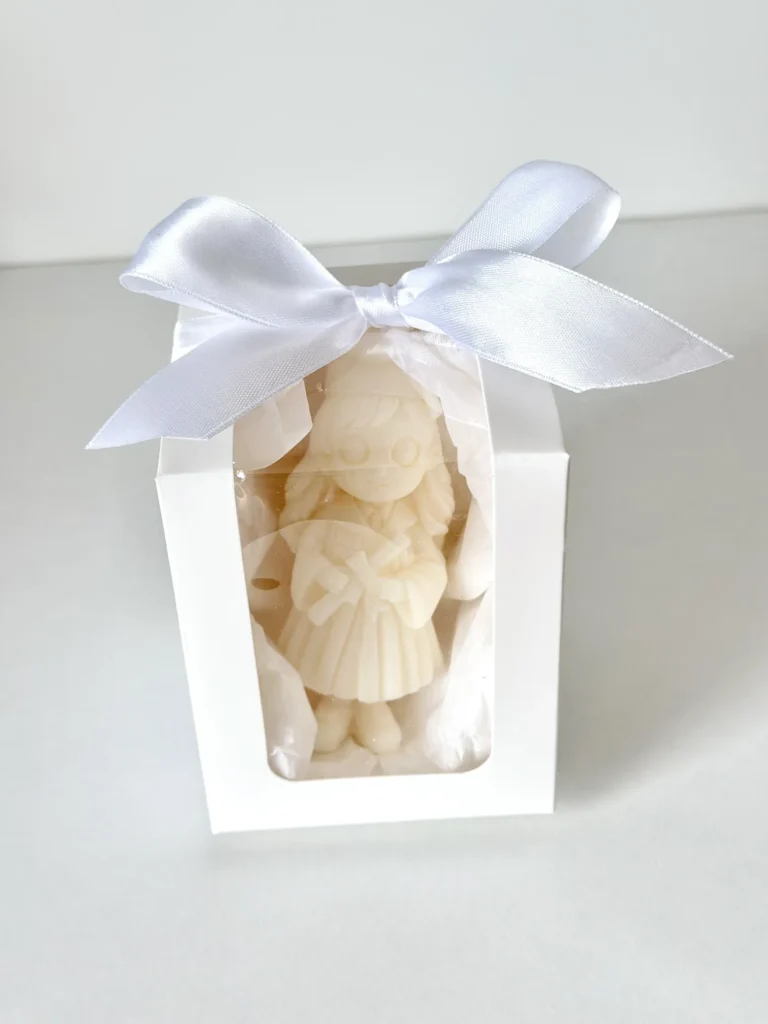 Świeca sojowa uczennica w pudełku – prezent dla nauczyciela